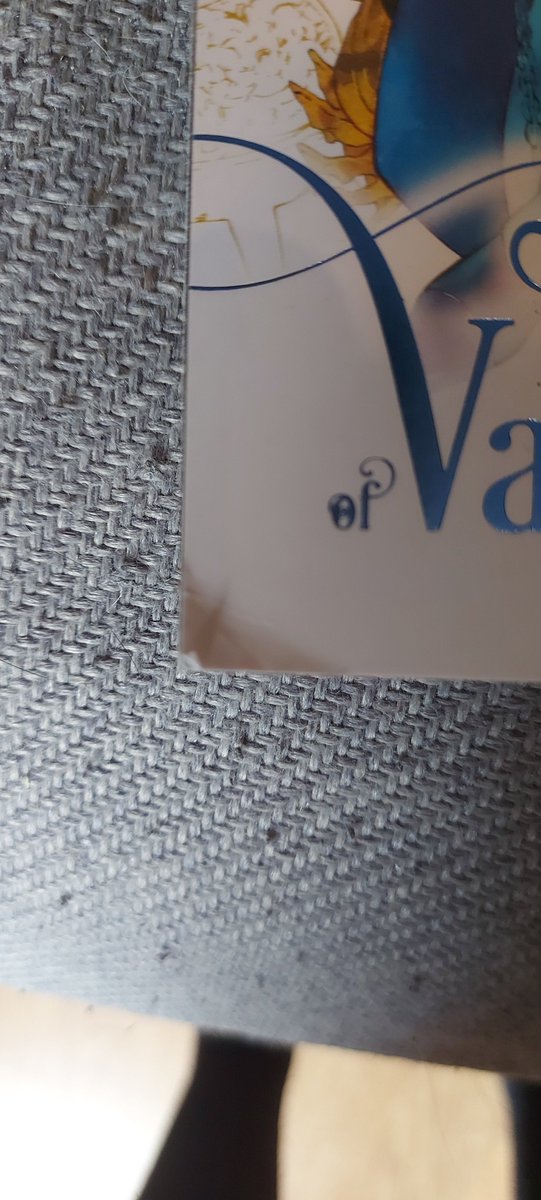 detectves's tweet photo. So! A while back I tried to buy a manga series but when it arrived it was entirely in German.. 
Maybe a long shot but does anyone want it? It's in almost perfect condition.
No charge, might ask for shipping though if its a bit costly! 
I'm in the UK! 
1st image shows the damage. https://t.co/7twmYdE4kk