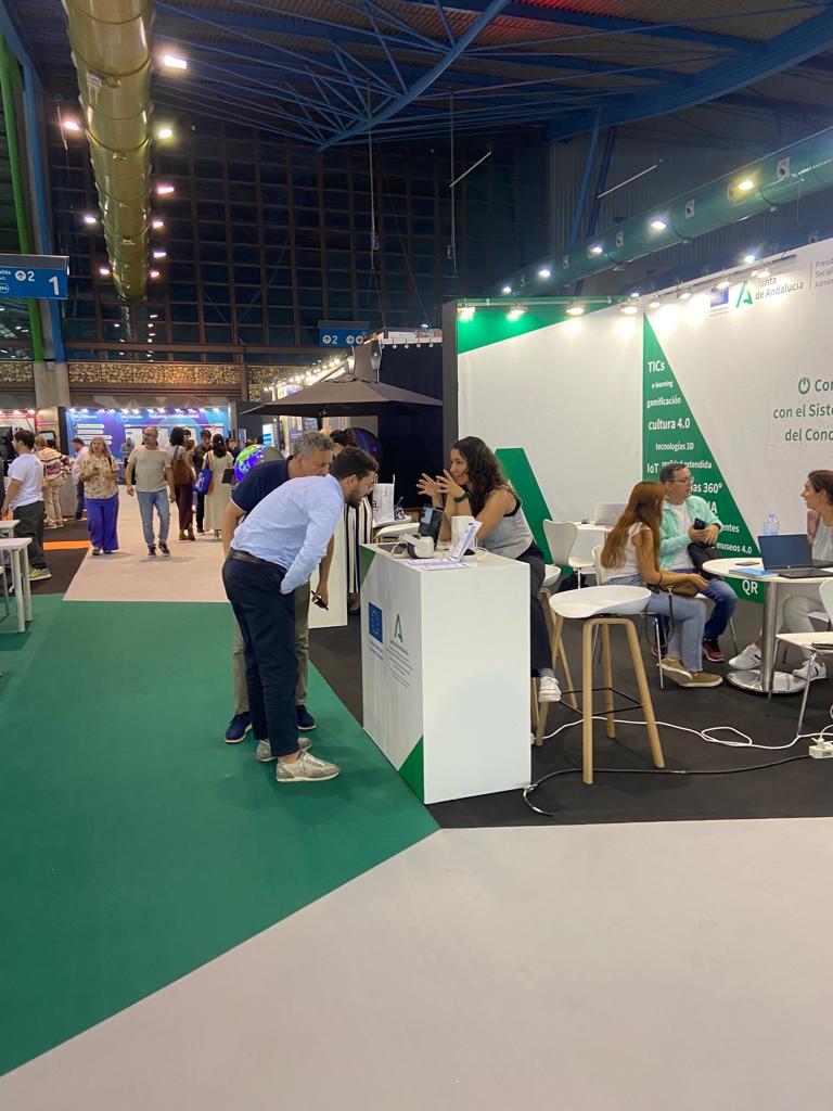 <a href="/MobilenetUMA/">MobileNetUMA</a> is present these days at <a href="/cmmalagafair/">CMMálaga</a> showing some of our developments on 5G-supported #VR/#XR and #cloudgaming .  #CMMálaga #TechForum #InnovaciónCultural @OTRIUMA <a href="/InfoUMA/">Universidad de Málaga</a> <a href="/carlosbaena_/">Carlos Baena</a>