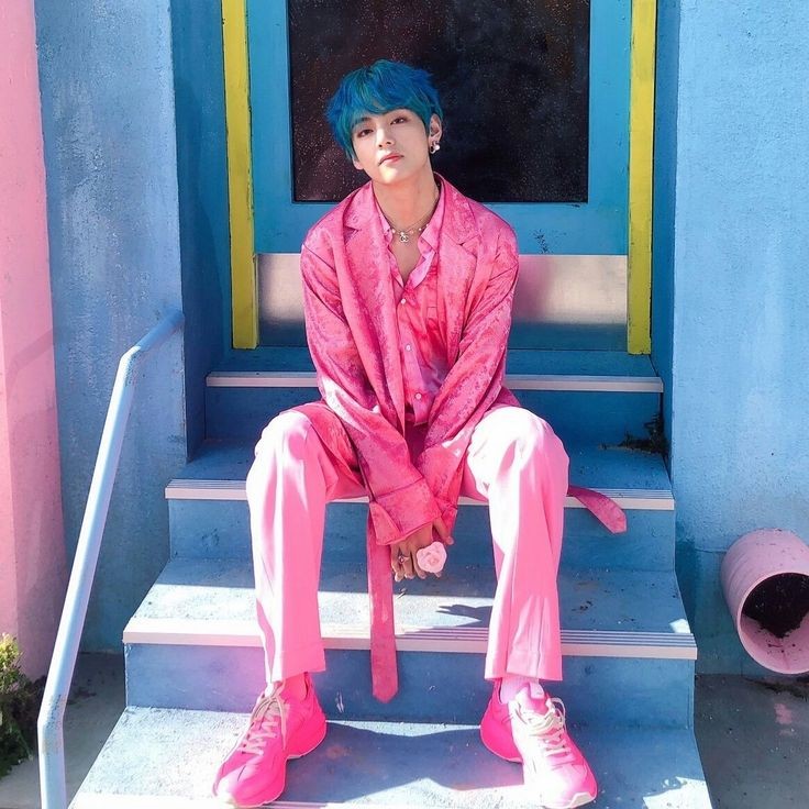 quimeygomeez's tweet image. taehyung lo hizo primero