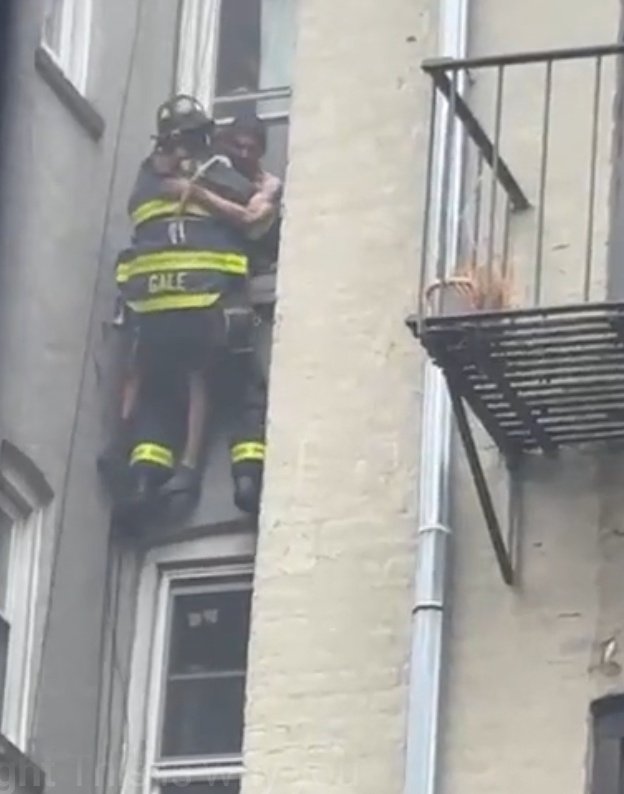 NYCFireWire's tweet photo. Atta Boy Patrick Gale, Eng.282 detailed to Lad.122, on a successful roof rope rescue this morning. #FDNY https://t.co/r1GnTtC4iS