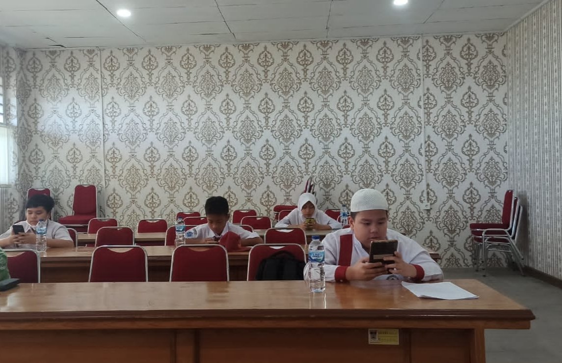 puspresnas's tweet photo. Ribuan Siswa SD/MI Berkompetisi di Olimpiade Sains Nasional Tingkat Provinsi

Baca selengkapnya di: https://t.co/bDfHGAYSmS

#MerdekaBelajar #MerdekaBerprestasi #Puspresnas #BPTI #JujurItuJuara #BerprestasiLebihHebat #OSN #OSNP #OlimpiadeSainsNasional https://t.co/BZNNEoH1tF