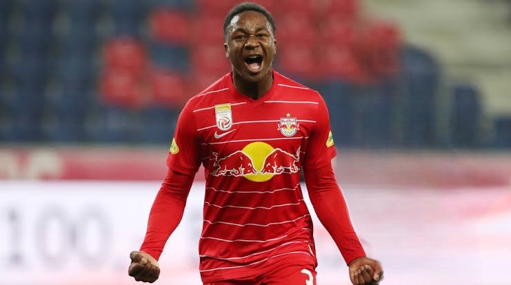 🚨 ÖZEL | Fenerbahçe, Avusturya Bundesliga ekibi RB Salzburg'dan 20 yaşındaki Amerikan asıllı İsviçreli stoper Bryan Okoh ile ilgileniyor. Oyuncu önerildi ve bir süredir izleme komitesi tarafından izleniyor. 🇨🇭