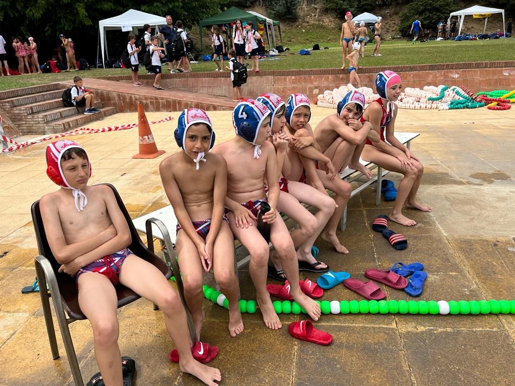 wpterrassa's tweet photo. L’equip Benjamí A mixte ha acabat en 11a posició al Campionat de Catalunya Benjamí, disputat al CN Montjuic els dies 17 i 18 de juny de 2023.

Moltes felicitats!!

#Terrassa
#waterpolo 
#MareaRoja⚪️🔴 https://t.co/XXzgeWGYEq