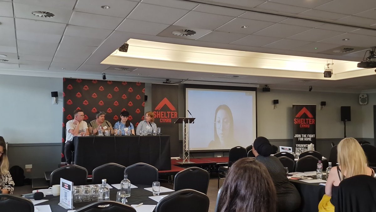DLR2021's tweet photo. Absolutely fantastic panel based on the research of @EYHCymru, hosted by @ShelterCymru at their #PeopleandHomes conference. 

"Youth Homelessness and ND"

As an autistic person myself, this panel was enlightening and informative, but also validating of my experiences.

Diolch!!! https://t.co/LdXaRqOnmD