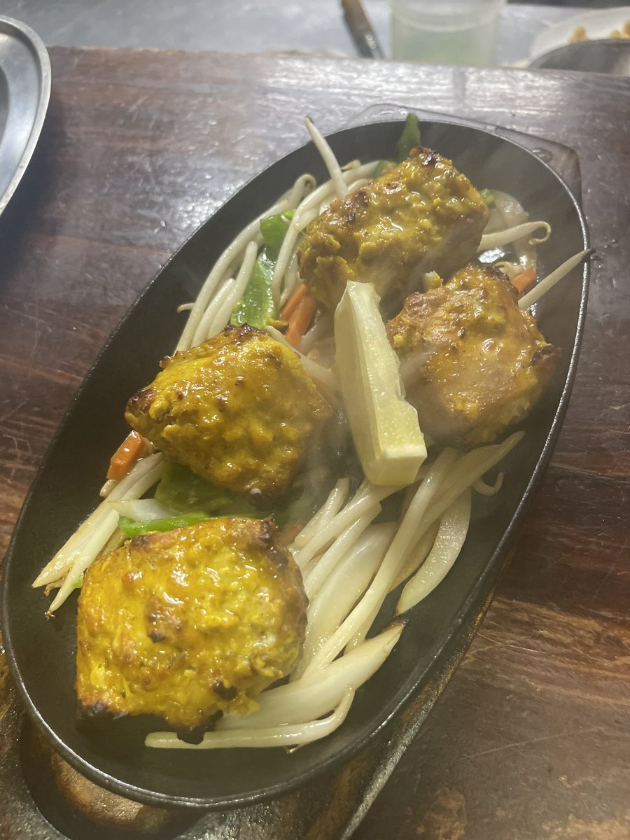 LamaDining's tweet photo. インド料理ラマからのご挨拶🙏,
🐟🍢 フィッシュティッカ: 楽しいシーフードフュージョン 🌶️🔥. フィッシュ ティッカの魅力的なフレーバーをぜひ味わってください。このおいしい料理は、香り豊かなスパイスとピリッとしたマリネの調和のとれたブレンドでマリネされた,
#4chan #鷺宮ラマ #フィッシュ https://t.co/SWnYMhysVl