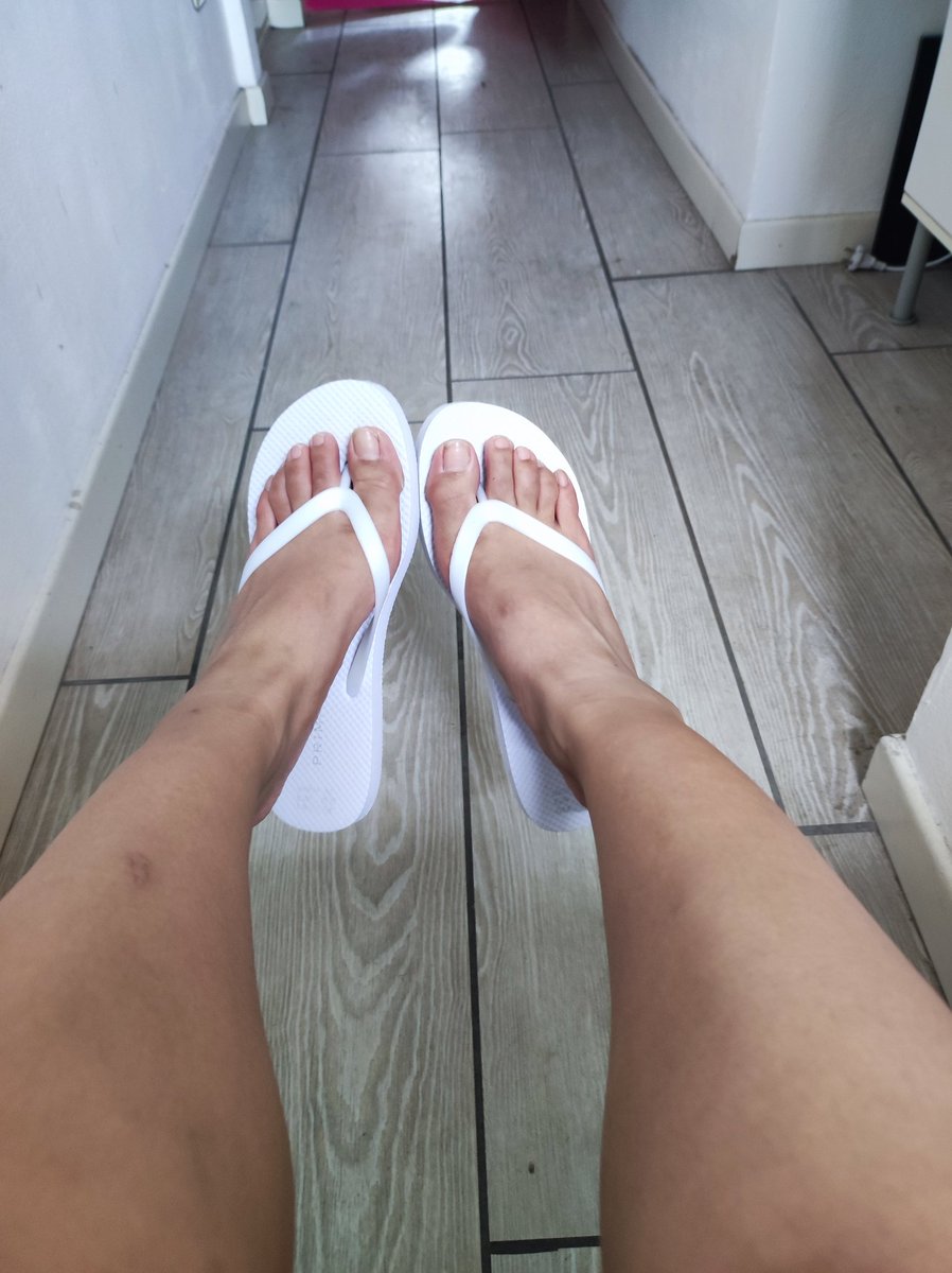 PancakeCath's tweet photo. Paaancakees 🥞❤️
Did you miss me??
Here I come with my new flip flops
https://t.co/MZ1YdiGYMA

#FOOTFETİSH  #feet #feetfethish #feetfinder #feet_lover #feetcontent #feetpic #feetpicsforsales #FeetPictures #onlyfansbabe  #onlyfans_girl #onlyfansvideo https://t.co/hMruZnyUJu