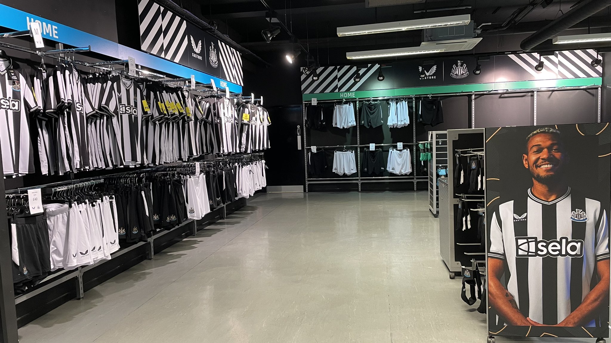 Adam Pearson (YT) ⚫️⚪️ on Twitter: "Newcastle United's club has less than 60 shirts remaining after 1 week since the release date I was also told that staff members have
