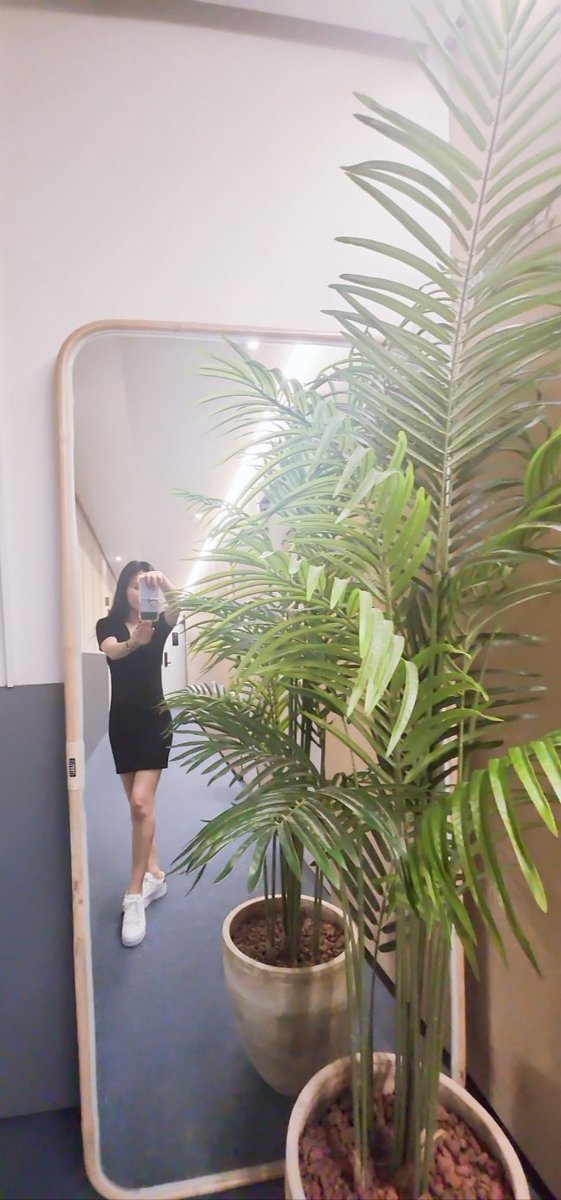 동남아풍 호텔이 뭔가 했었는데~
신혼여행지 방처럼 수건만 하뚜로
만들어져 있었어요~
그래도 신혼여행때 생각두 나구 좋더라는~