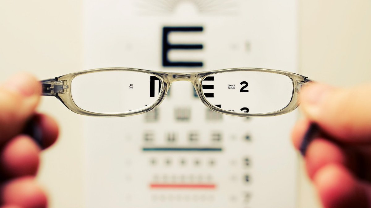 Thinking of delaying your eye-test? This is your sign not to.
If a collision happens as a result of poor vision, you could receive a hefty £1,000 fine and 3 points on your license. 👀

#eyehealthy #eyehealthmatters #EyeHealthAwareness #eyehealthawareness #EyeHealthEducation