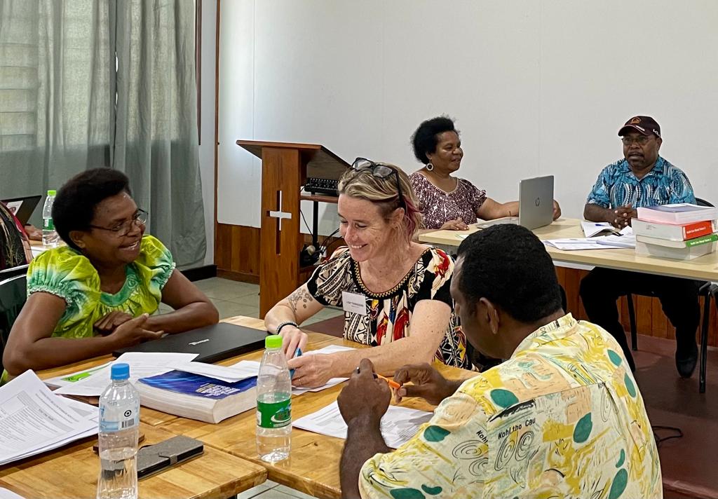 jennysim_1's tweet photo. Some highlights from the @gnwhocc team in #PNG today.
@UTS_Health @utsSoNM
#NurseEducators &amp; #CHWEducators working on their national curriculums led by @di_dibrown, &amp; @whoccmichele 
#grateful #MakingADifference https://t.co/HmyeSHsLz9