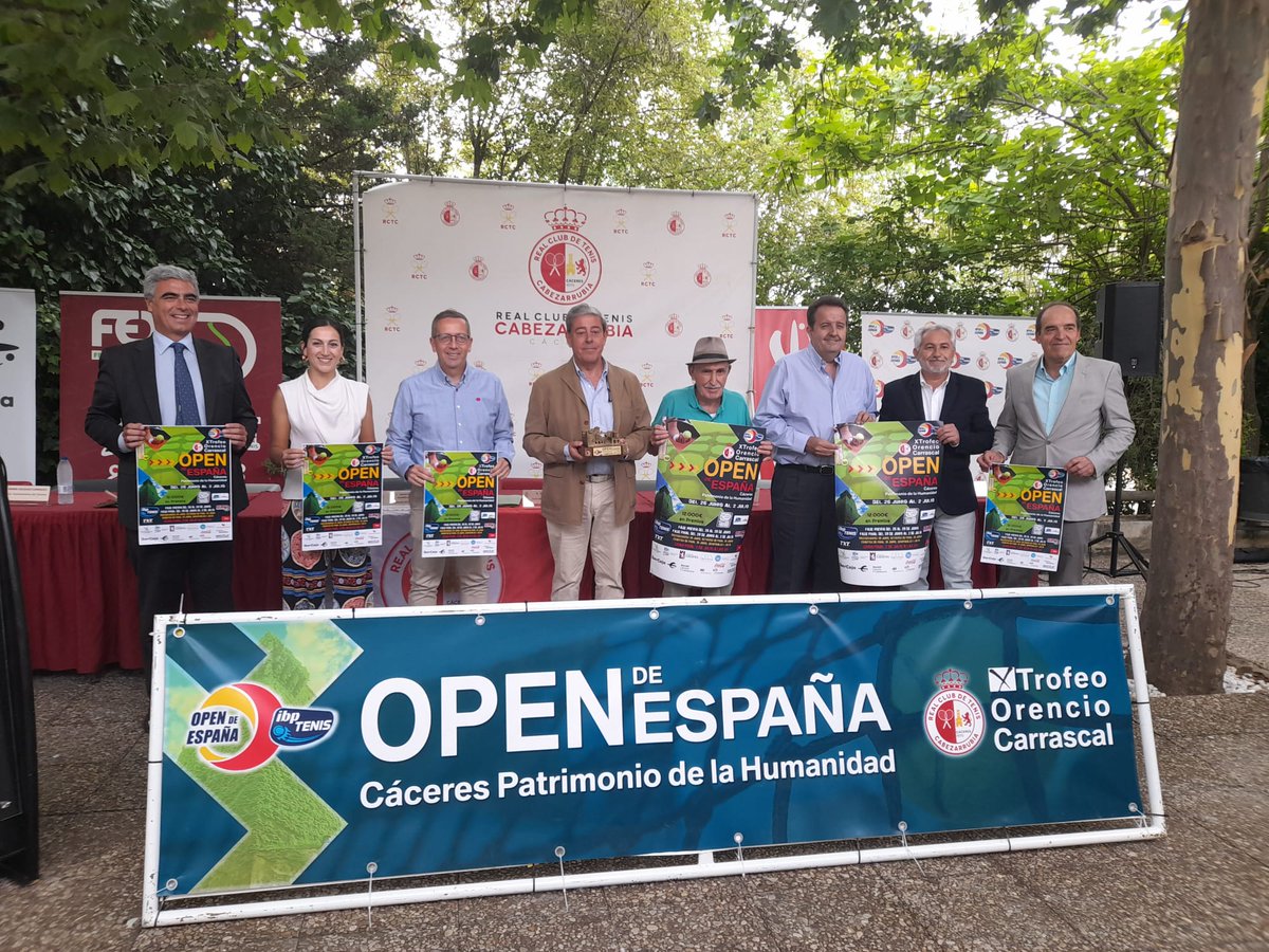 El presidente de <a href="/FedExtTenis/">FExT</a> <a href="/RomanMargalloP/">Fco. Román Margallo</a>  ha participado en la presentación del II Open de España "X Trofeo Orencio Carrascal" incluido en el Circuito <a href="/IBPTenis/">IBP Tenis</a>      que se va a disputar en <a href="/CabezarrubiaCC/">Real Club Tenis Cabezarrubia</a>   @DXTextremadura  <a href="/Ayto_Caceres/">Ayuntamiento Cáceres</a>      #DeporteResponsable