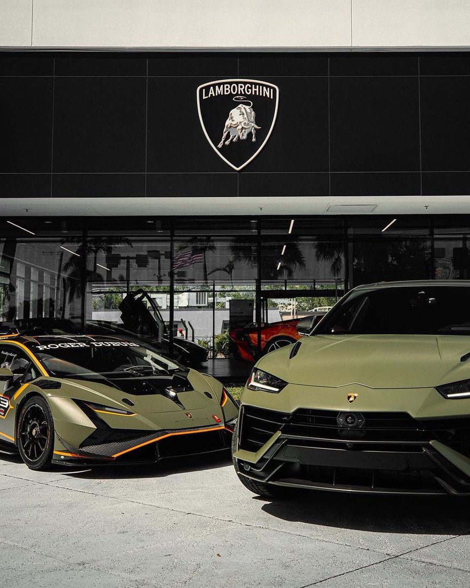 You can only pick one 👀

📸 Instagram – @duocoautomotive

#botb #lamborghini #leftorright #youchoose