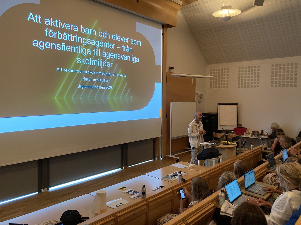 Efter #afkTalk favorit i repris. Duoföreläsning med <a href="/ForskarBlossing/">Ulf Blossing</a> och <a href="/karlefjard/">Anna Karlefjärd</a> 😍 #afkVarberg23