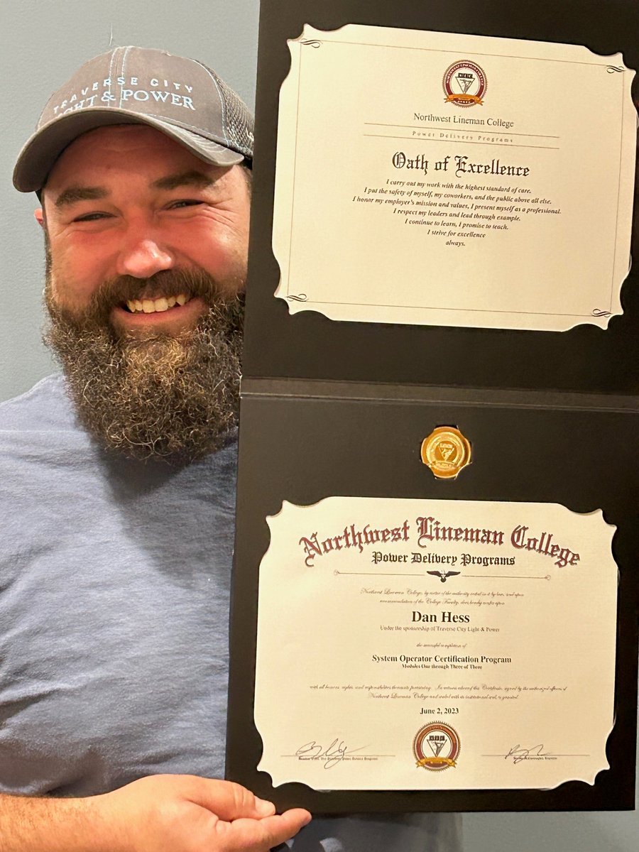TCLP_News's tweet image. 𝗖𝗼𝗻𝗴𝗿𝗮𝘁𝘂𝗹𝗮𝘁𝗶𝗼𝗻𝘀 🎉to 𝘿𝙖𝙣 𝙃𝙚𝙨𝙨 TCLP&apos;s Lead Operator who received his Northwest Lineman College System Operator Certificate📃!

Thank you, Dan, for all you do for TCLP and its community!
#traversecity #TCLP #operatorcertification #northwestlinemencollege