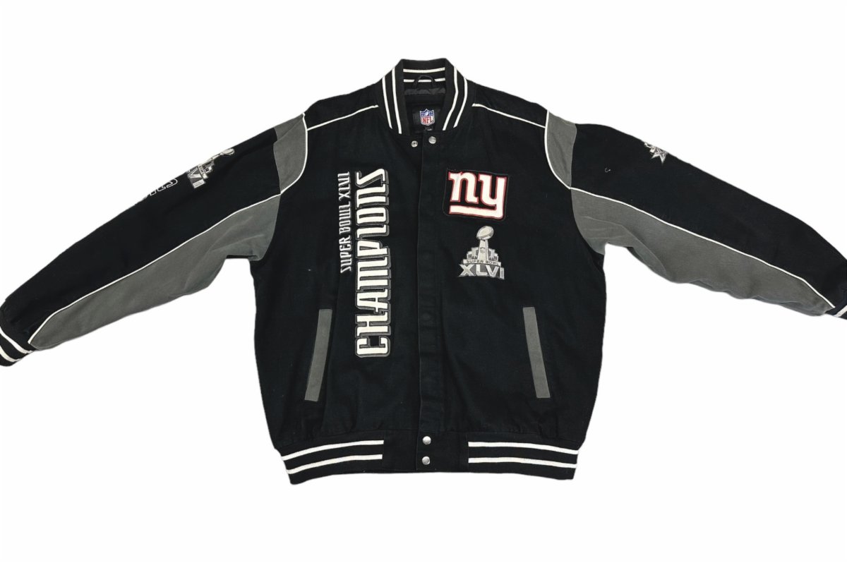 Dallas Cowboys vs NY Giants!  Check out Wednesday's Auction.  It starts to close at 8:00 PM.  All proceeds go back to the community!  conta.cc/3P74khf