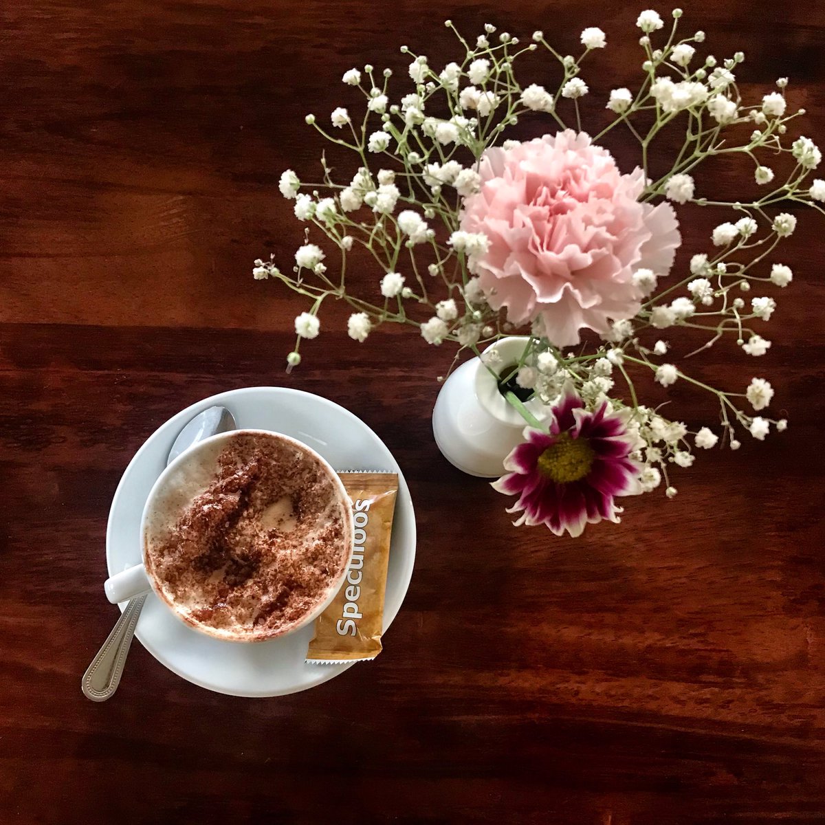 Coffee &amp; friends make the perfect blend 🥰

Hannie’s Bistro is open from now until 8.45pm 🙌

Why not treat yourself to a cup of coffee or tea with a tasty dessert? 🍰

See menu 👉 bit.ly/43CFrOJ

#wildatlanticway #bantry #visitbantry #keepdiscovering #alldaydining