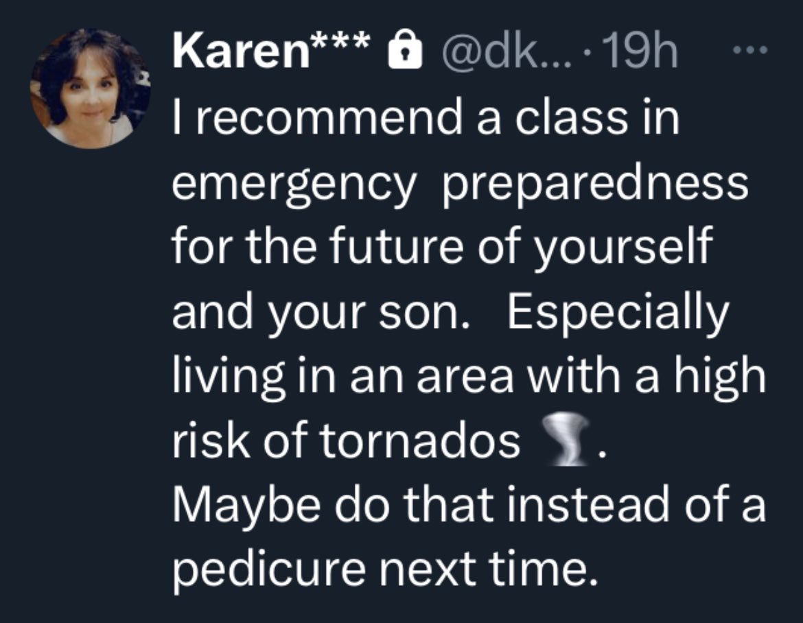 (1/3 )
I’m so pissed…

A tornado emoji… She used A TORNADO EMOJI! Classy! 
These hags are all the same I swear!
A class in emergency preparedness huh @dkdaisy? 
It’s shocking how out of touch with reality you are. She’s a single mother and she was effected by a natural disaster