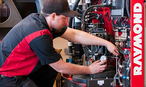 Want to join an elite team? We are hiring forklift technicians! Email our operations manager, Renee Siller, at RSiller@HooperHandling.com for more information. #TechTuesday #NowHiring
