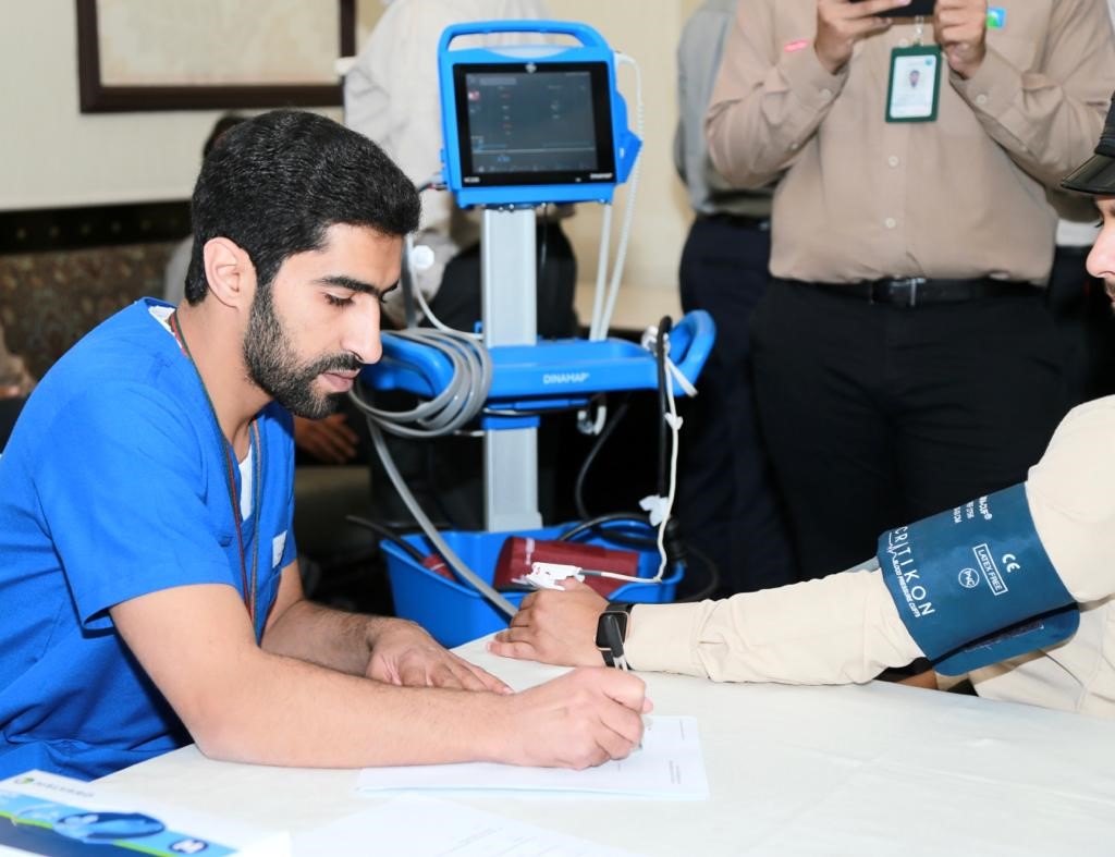 JHopkinsSaudi's tweet photo. زار فريق المنطقة الجنوبية للرعاية الصحية في جاها موظفي أرامكو في منطقة حوية لزيادة الوعي حول العديد من الحالات الصحية المزمنة الشائعة.
 
خضع أكثر من 200 شخص لفحوصات الصحة والعافية، مع تحديد العديد من عوامل الخطر. لا تنتظر زيارتنا. احجز فحصك مع الرعاية الأولية. https://t.co/vekPZpvwTc