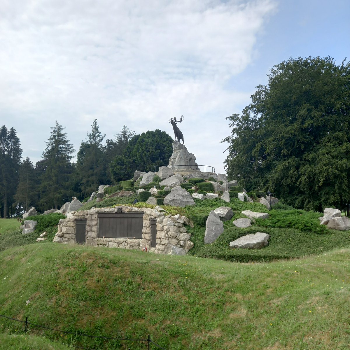 LornshillSocSub's tweet photo. Somme day for @Lornshill Pals so far. Visits to Newfoundland Park, 51st Highland Division Memorial and Thipval, as well as incredible stories in Dartmoor Cemetary https://t.co/hRW6nb0xNx
