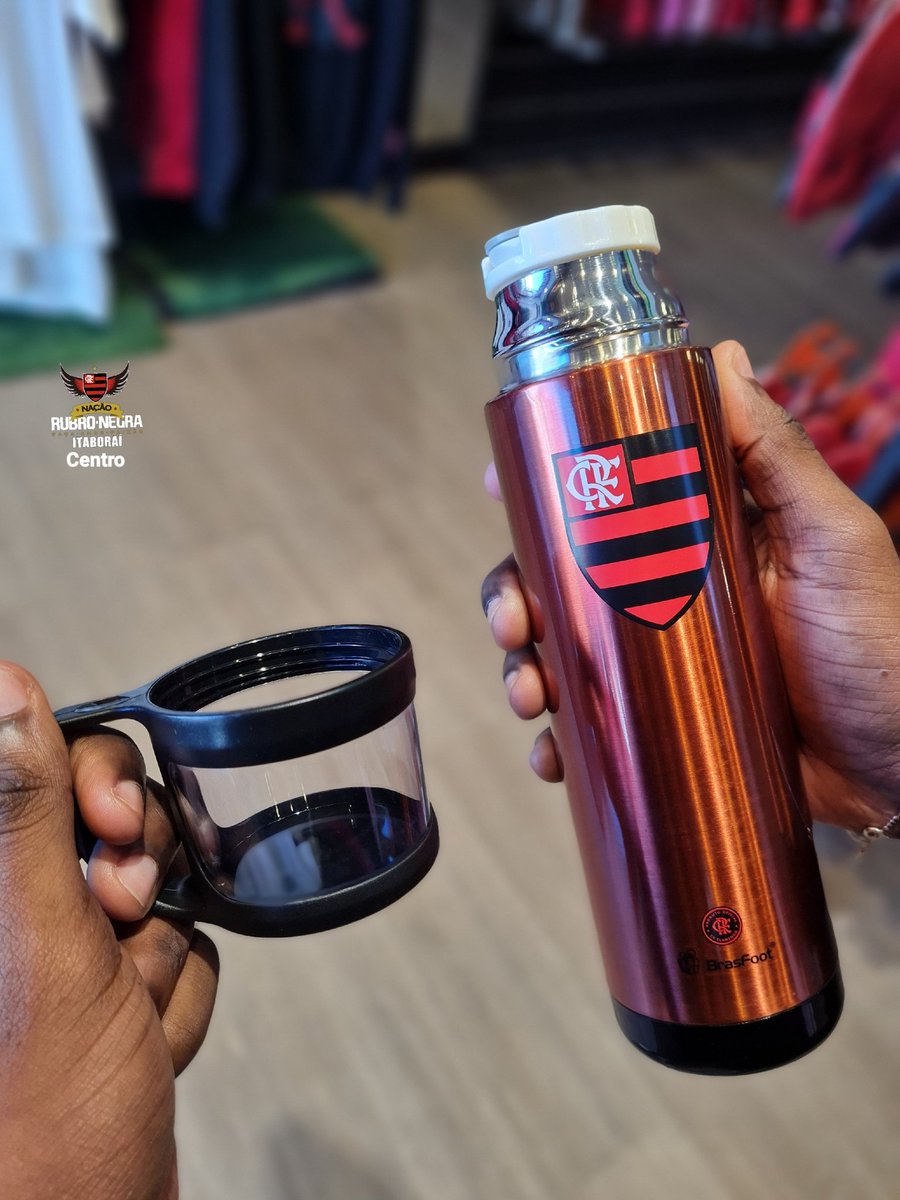 Itanacao's tweet photo. Bom dia, nação! Nada melhor que começar seu dia com aquele chá ou café quentinho. 
e temos a Garrafa térmica perfeita para essa ocasião 

#lojasoficiaisdoflamengo 
#vaipracimadelesmengo 
#mengo https://t.co/XAt3z9PEir
