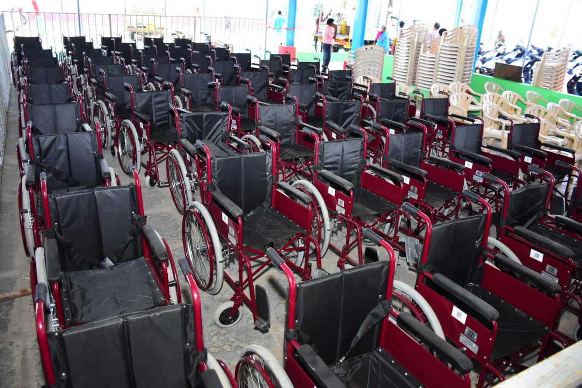 KTRBRS's tweet photo. Distributed Motorised Three-wheelers, Tricycles, Wheelchairs and Hearing Aids, Laptops and TVs to 1,000 Physically Disabled in Rajanna Siricilla 

Telangana’s welfare schemes for the disabled are by far the best in the country. A monthly pension of ₹4,016 to 5.10 Lakh people and Economic support schemes all totalling upto ₹ 10,310 Crore have been spent in the last 9 years

#DisabledWelfare #Telangana
 #TelanganaTurns10