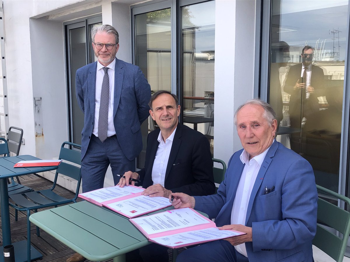 La <a href="/FedEpl/">Fédération des élus des Ent. publiques locales</a> représente 1376 entreprises publiques locales, 14,62 Mds de ca et 62700 emplois, c’est LE partenaire clef de <a href="/BanqueDesTerr/">Banque des Territoires</a> pour développer l’économie mixte pour la transformation ecologique, l’aménagement urbain, la revitalisation des commerce, la cohesion sociale