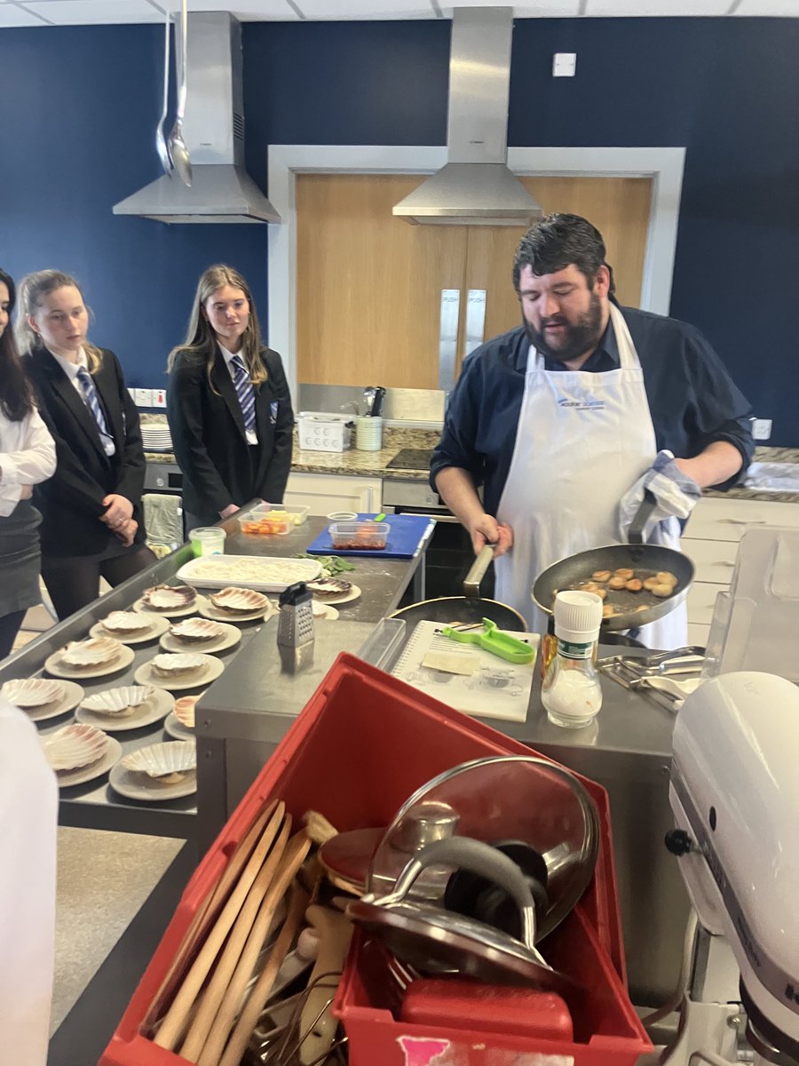 HeOlspck's tweet photo. Scallops, samphire &amp; Jerusalem artichoke purée was demonstrated at the Cookery School today. Many thanks to the PTA for funding this fabulous day of learning for our GSCE students!! https://t.co/ClkF6D5u9h