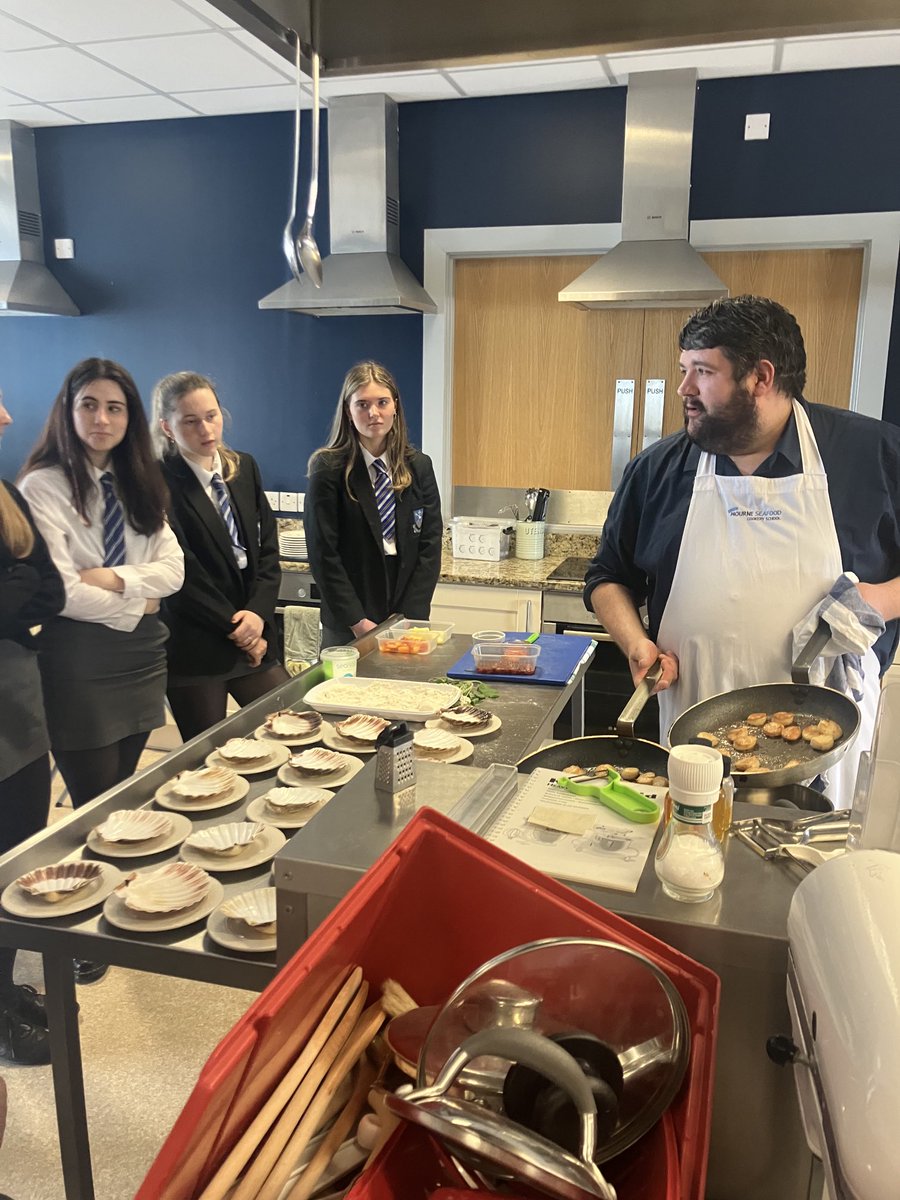 HeOlspck's tweet photo. Scallops, samphire &amp; Jerusalem artichoke purée was demonstrated at the Cookery School today. Many thanks to the PTA for funding this fabulous day of learning for our GSCE students!! https://t.co/ClkF6D5u9h