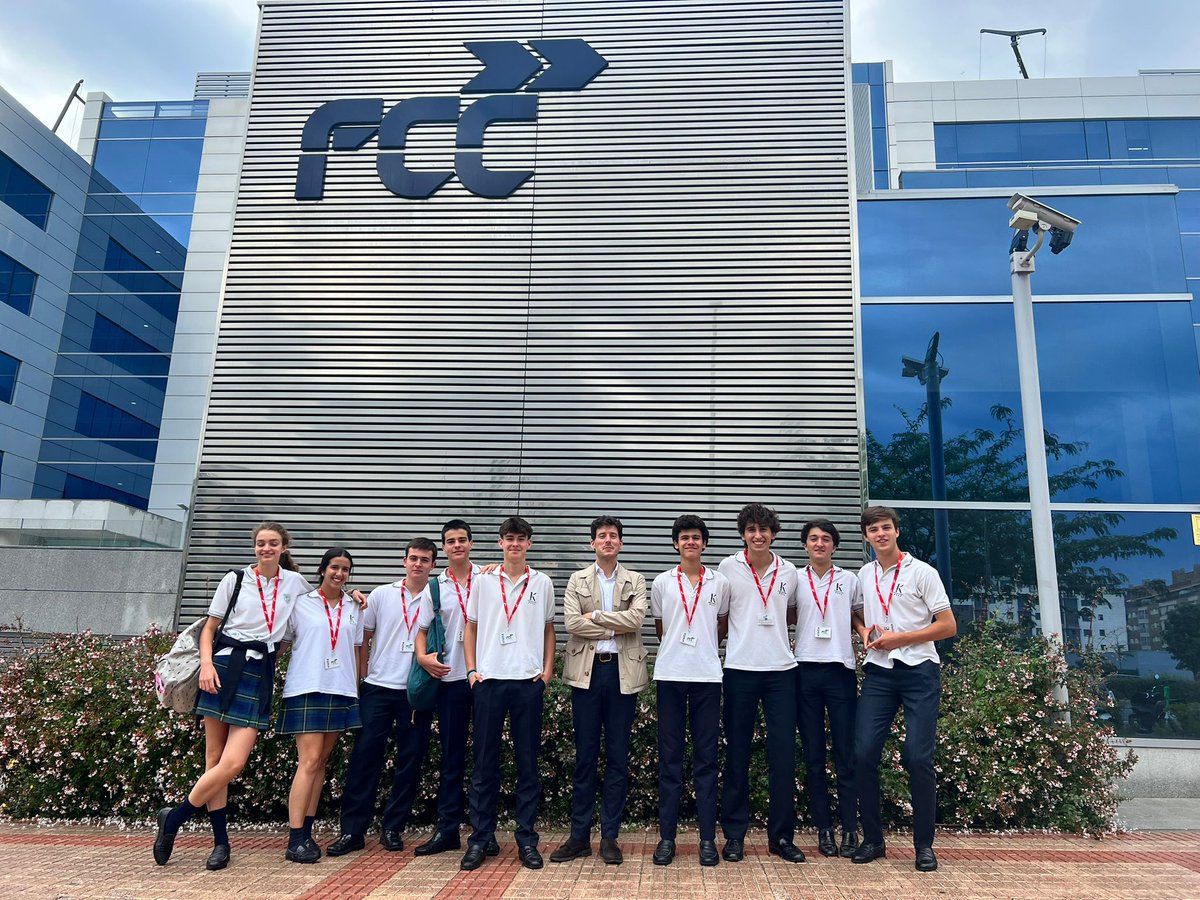 ConstruccionFcc's tweet photo. Ayer alumnos del #KensingtonSchool visitaron nuestra sede corporativa en Madrid y descubrieron la presencia de la compañía en su día a día
.
#fccco https://t.co/pUkvEOzeep