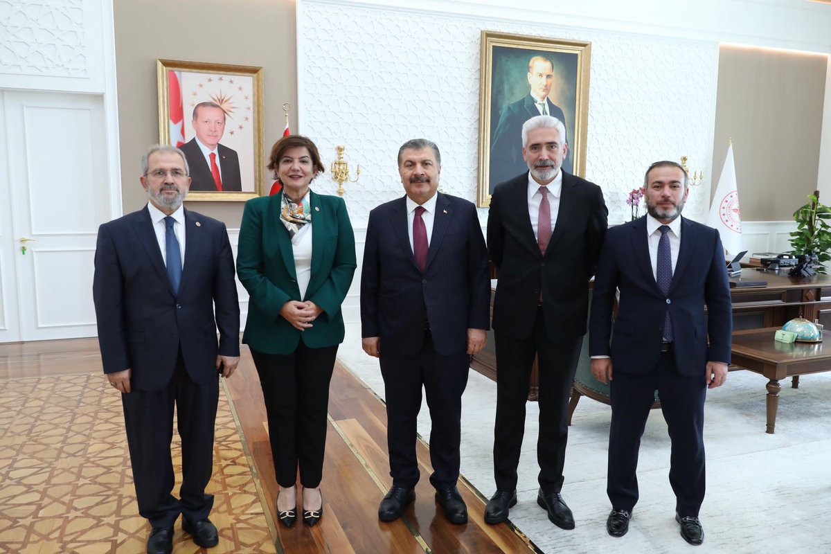 GalipEnsarioglu's tweet photo. Milletvekillerimiz Mehmet Sait YAZ, Suna KEPOLU ATAMAN ve İl Başkanımız Mehmet Şerif AYDIN ile birlikte Sağlık Bakanımız Sn. Fahrettin KOCA’ya hayırlı olsun ziyaretinde bulunduk.

Sayın bakanımıza nazik kabulleri için teşekkür eder, Türkiye Yüzyılı kabinesinde hayırlı hizmetler dileriz.