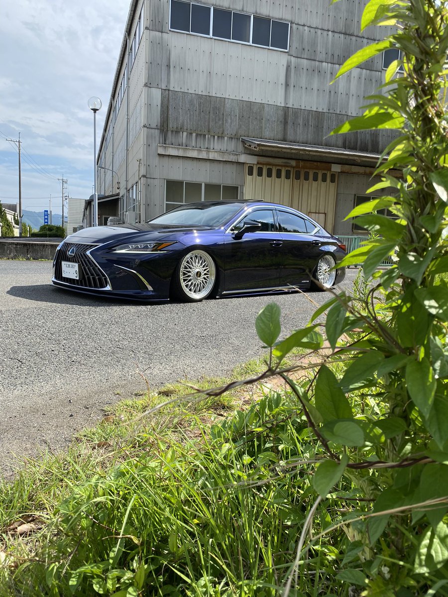 今回で紺色の車3台目じゃけど結局のところどことなく似たような感じになることに気づいた😂
上手く言えばオレらしさ。悪く言えばワンパターン。
んまこれからも好きなよーにやるけどね(￣∀￣)