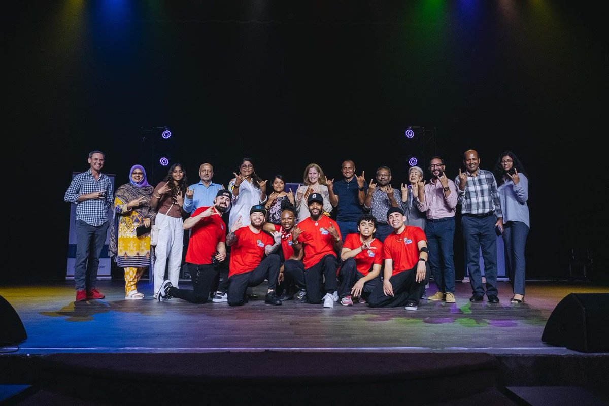 އެން.ސީ.އޭ އާއި ޔޫ.އެސް މިޝަން އިން މޯލްޑިވްސް ގުޅިގެން ރޭ އޮލިމްޕަހުގައި ބޭއްވުނު ސޯލް ސްޓްރީޓް ކޮމްޕެނީގެ ޕާރފޯމަންސް ގެ ތެރެއިން

<a href="/USinMaldives/">U.S. Embassy in Maldives</a> 
<a href="/ACMaldives/">ACMaldives</a> 
<a href="/SoulStreetDance/">Soul Street</a>