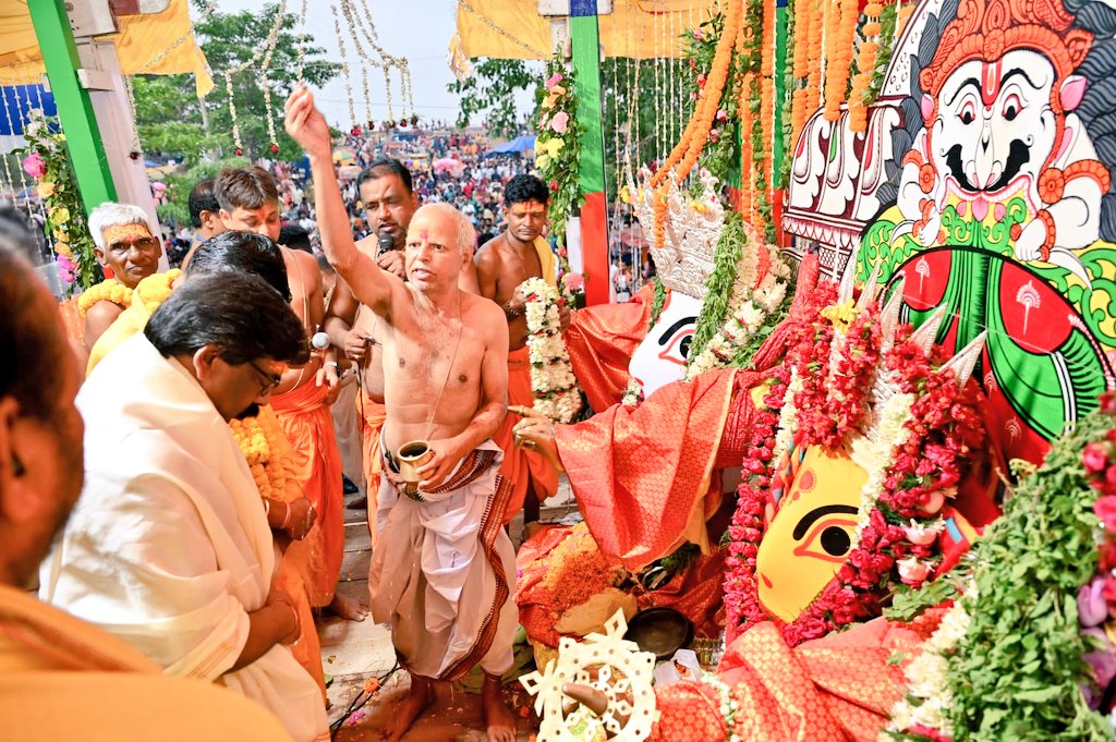 रांची में जगन्नाथ रथ यात्रा में शामिल हुए राज्यपाल और मुख्यमंत्री, देखें PHOTO-Governor and Chief Minister participated in Jagannath Rath Yatra in Ranchi, see photo
