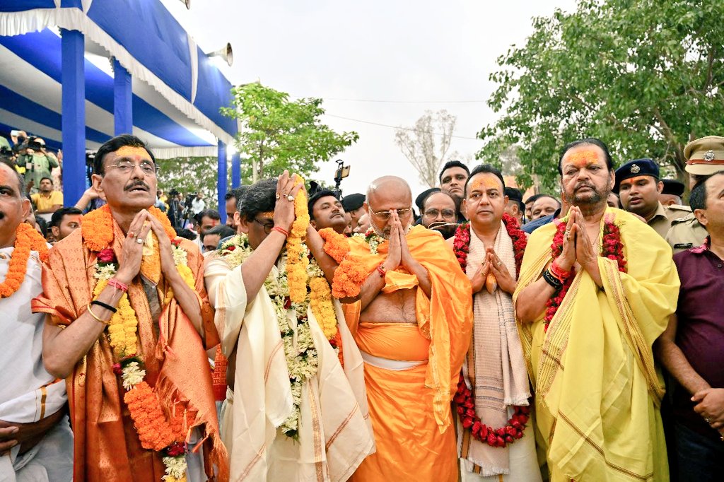 रांची में जगन्नाथ रथ यात्रा में शामिल हुए राज्यपाल और मुख्यमंत्री, देखें PHOTO-Governor and Chief Minister participated in Jagannath Rath Yatra in Ranchi, see photo