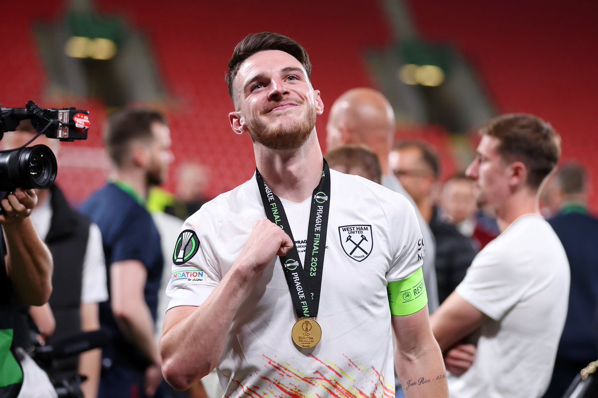 West Ham are expected to reject 2nd proposal from Arsenal for Declan Rice — £90m total fee, £75m + £15m add ons 🚨⚪️🔴 #AFC

West Ham believe £15m add-ons are also difficult to achieve.

Hammers still expect Man City to enter the race this week.

Arsenal remain confident.