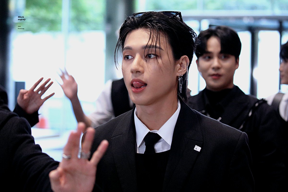 230620 #ATEEZ #wooyoung #에이티즈 #우영
<a href="/ATEEZofficial/">ATEEZ(에이티즈)</a>
보정할때까지 숨참아라,부정맥걸릴거같으니책임지고보정하라 등등 지인들의온갖패악질로인해 허겁지겁올립니다