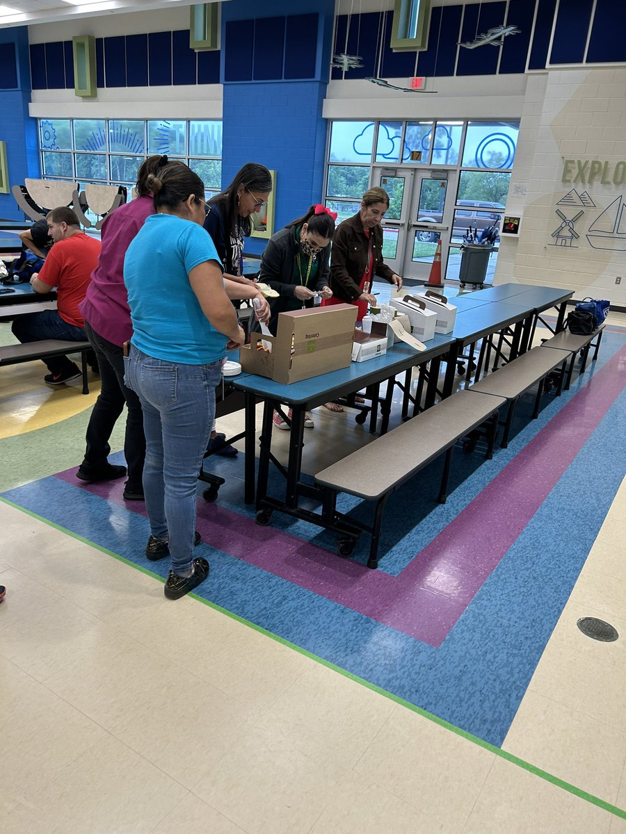 Thank you @panerabread for treating our teachers this morning. They very grateful for your generosity. #summerRUSH @AldineRUSH @GarciaLeza_AISD @Vardeman_AISD