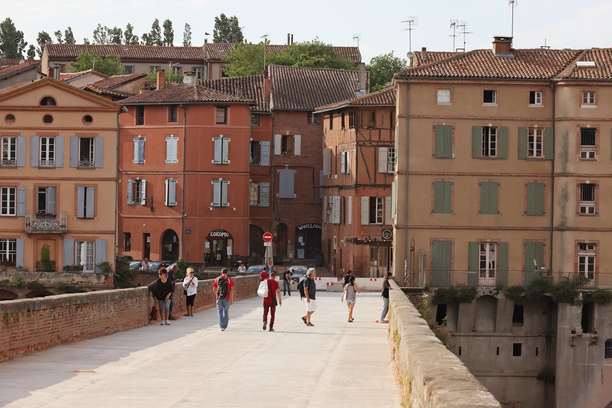 Le Pont-Vieux est à nouveau ouvert aux piétons et aux cyclistes pied à terre ! 
👉Toutes les infos circulation :  bit.ly/ActuTravauxPon…