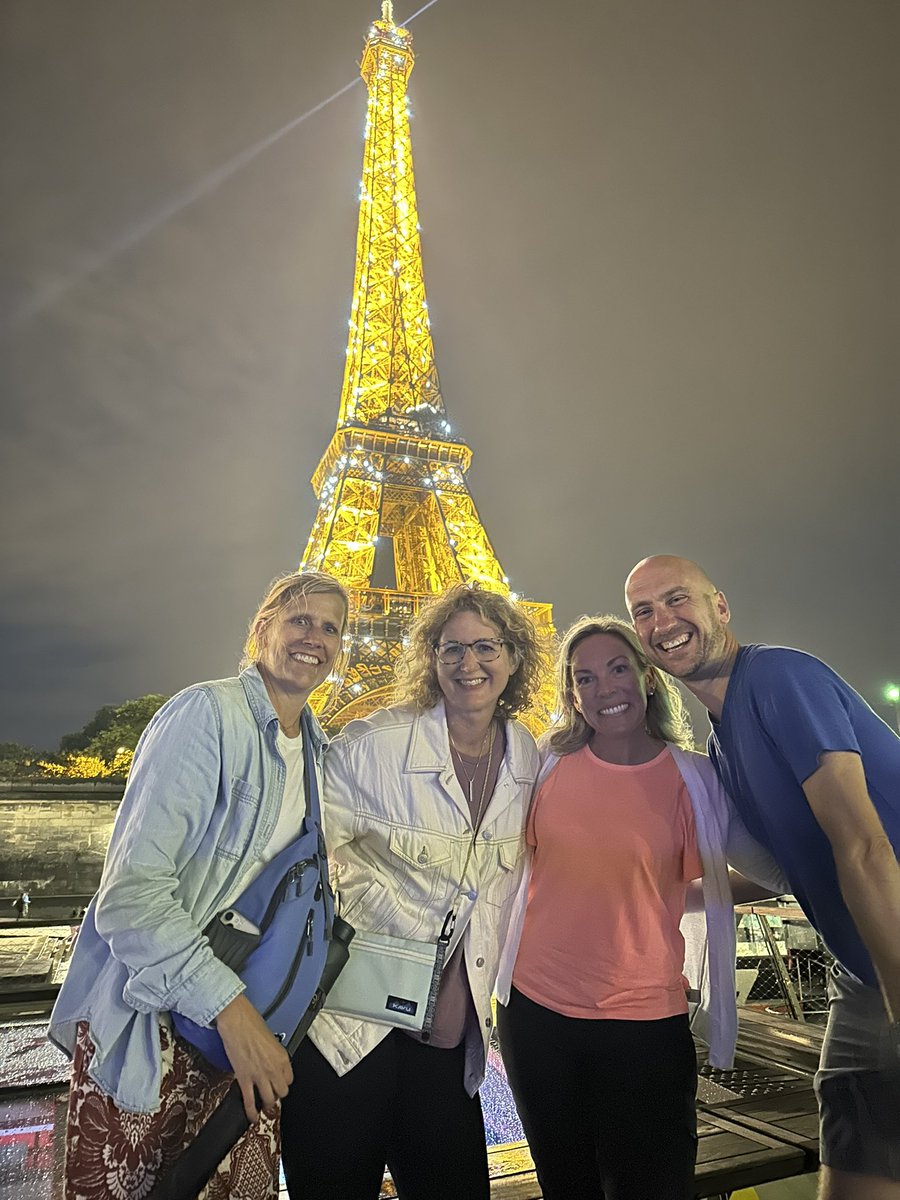 BankerBunch232's tweet photo. @DublinSchools middle schoolers had an amazing time in London and Paris this summer! We had a fabulous crew and awesome adventures! @EFtours #MiddleSchoolinLondon #MiddleSchoolInParis #BetterTogether https://t.co/7ym0KSXywG