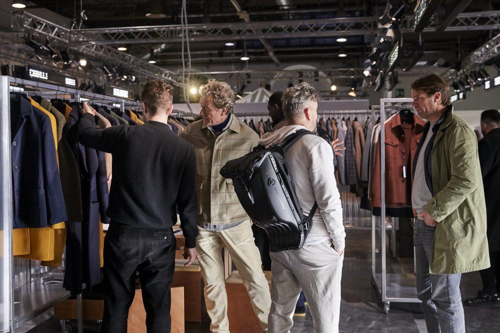 There were 11,900 buyers at Pitti Uomo's June edition, down from the 13,500 that registered in January. 

Find out more details below.

#tradeshow #buyers #pitti #florence #menswear #fashionretail bit.ly/3qZ3o4c
