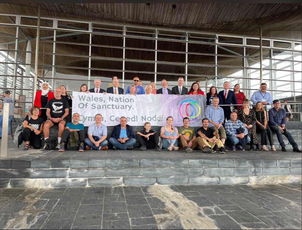 Heledd_Plaid's tweet image. Mae Cymru yn genedl noddfa🏴󠁧󠁢󠁷󠁬󠁳󠁿

Heddiw ar Ddiwrnod rhyngwladol Ffoaduriaid, rwy&apos;n cydsefyll gyda pawb sy&apos;n wynebu hiliaeth ac yn galw ar lywodraeth y DU i atal y Bil Mudo anghyfreithlon ac anfoesol

Bydd croeso i holl ffoaduriaid yma yng Nghymru 🧡