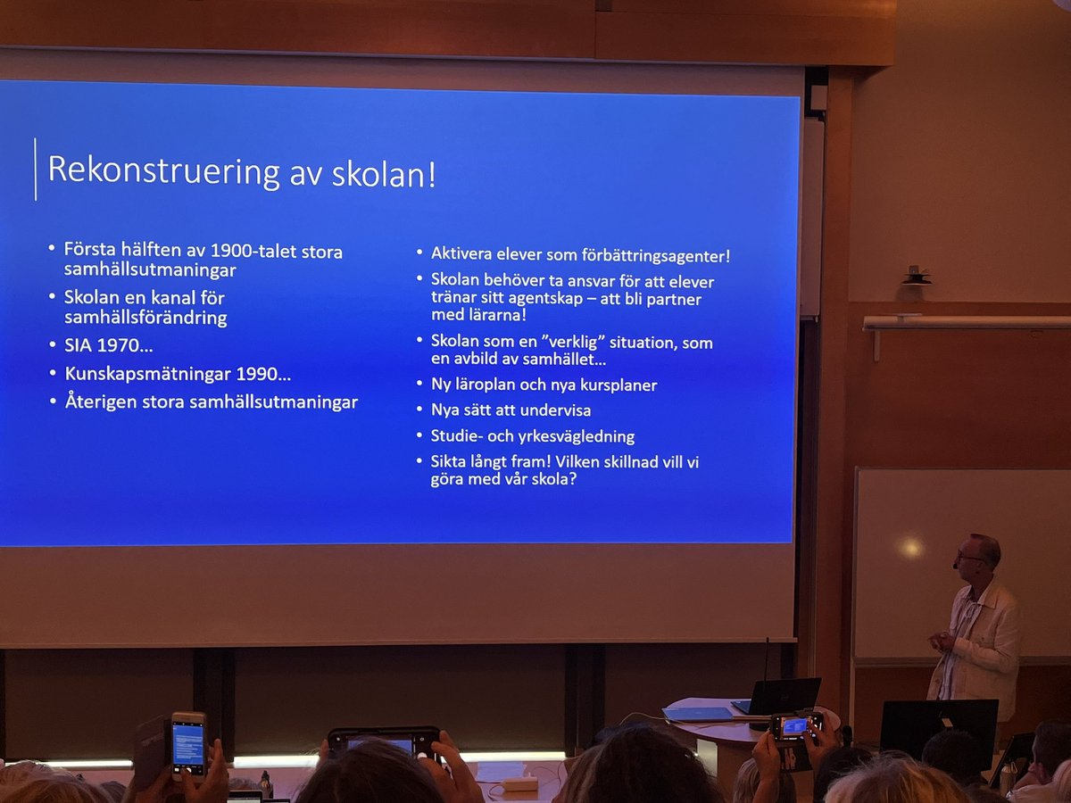 Skolan behöver ta ansvar för att elever tränar sitt agentskap säger <a href="/ForskarBlossing/">Ulf Blossing</a>  innan <a href="/karlefjard/">Anna Karlefjärd</a> äntrar scenen för att ta över stafettpinnen. #afkVarberg23