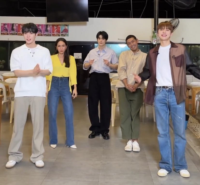 คุณชาวี       ชลลี่   ไพโรจน์  ตุ๊กติ๊ก  หมอแมะ