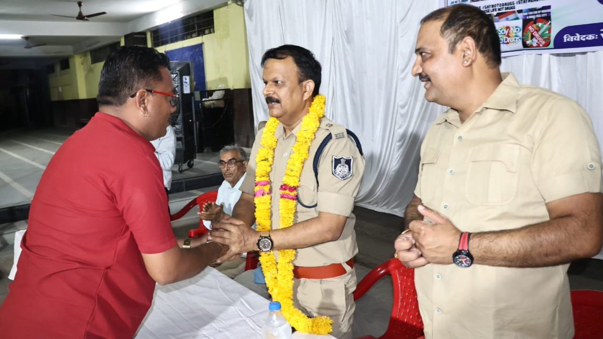 1Adcp's tweet photo. #DrugfreeindoreSafeindore ड्राईव के अंतर्गत संस्था समृद्ध के माध्यम से वरिष्ठ समाजजनों के साथ समन्वय कार्यक्रम में बतौर मुख्य अतिथि सम्मिलित होकर मार्गदर्शन किया । 
@CP_INDORE @dcpcrimeindore @projsindore @SingjJaiveer @MPPoliceDeptt @dcpzone4indore https://t.co/a5URhjDliV