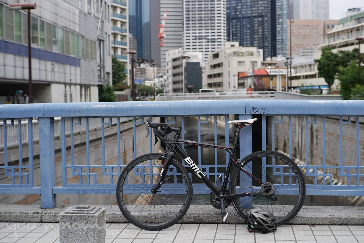 nino4626's tweet photo. #VCYCLE Nopea 見た目ナイスなビジュアル。気に入ってたんですけどね。
気をつけて走行していても、予期せぬ段差があって「ガツン！」と衝撃を受けることもあるし、街乗りには厳しかったかな… 

でもまあ良い勉強になりました。
カーボンリムの強度は十分あってもスポークがもたないこともあると。 https://t.co/rbSdZ5kakF