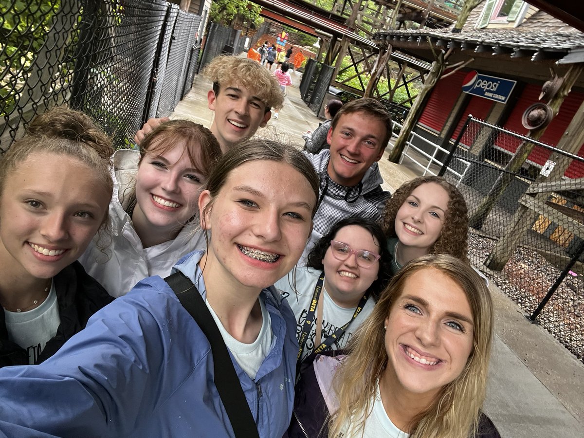 BetaclubBHS's tweet photo. We had a fun night at Kentucky Kingdom! #BetaNight #BoonvilleBetas https://t.co/PUclrX1bFE