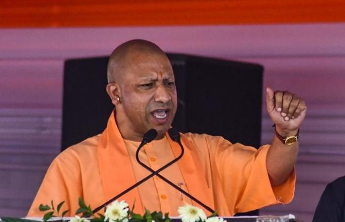 NewsAlgebraIND's tweet photo. HUGE - Yogi Adityanath comes out in support of Gita Press & attacked Congress. He said Accidental Hindus are unable to digest honour conferred on Gita Press.

He said Award to Gita Press is like honouring 100 crore Hindus🔥🔥. Follow our handle for more news.

He said Gita Press has been serving Sanatan Hindu Dharma for a century and It is a matter of pride that this publication has received the prize🚩