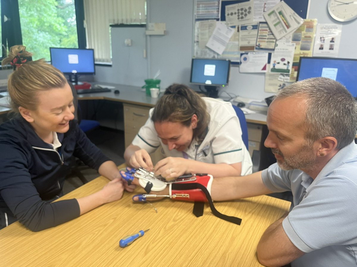 southmcr_rehab's tweet photo. Stroke team IST with our rotational B6 and assistant staff.
Reviewing #saebo to help us achieve those important reps for our patients
#repsrepsreps #upperlimbrehab #strokerehab #MDT #functionalorthoses https://t.co/KOLJ2dBK4E