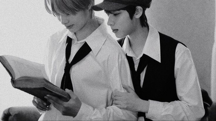 homeof24th's tweet photo. thread of sunki aus ! 🧸 https://t.co/osK9UnZYkH